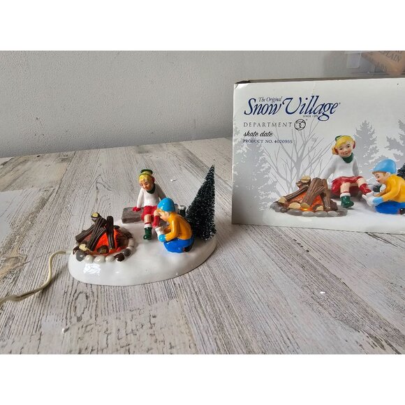 Dept 56 skate date 4020955 light up fire RARE skating couple kids Xmas village d - Picture 1 of 8